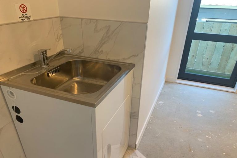 Photo of property in 117 Tiriwa Drive, Massey, Auckland, 0614