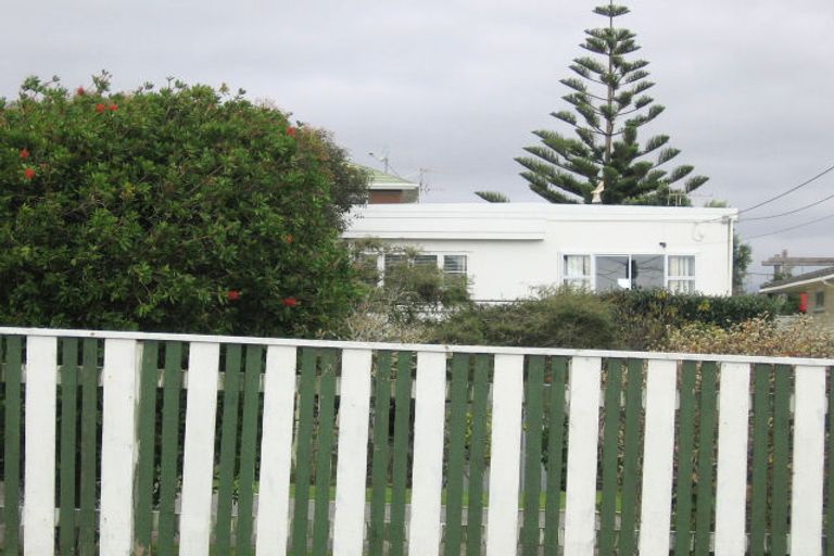 Photo of property in 139 Seaview Road, Paraparaumu Beach, Paraparaumu, 5032