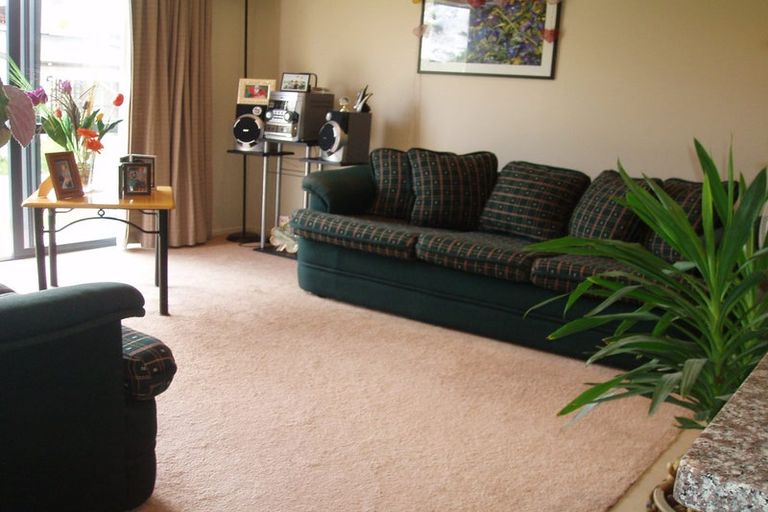 Photo of property in 220 Schnapper Rock Road, Schnapper Rock, Auckland, 0632