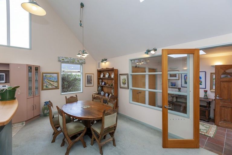 Photo of property in 18 Falla Street, Paraparaumu Beach, Paraparaumu, 5032