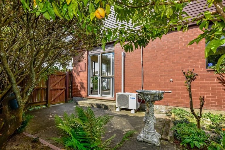 Photo of property in 2/19 Brogar Place, Casebrook, Christchurch, 8051