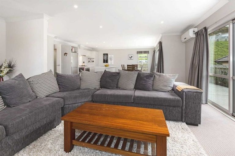 Photo of property in 76 Staithes Drive North, Whitby, Porirua, 5024