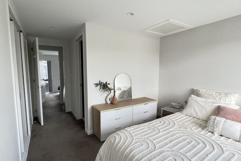 Photo of property in 5/21 Akoranga Drive, Northcote, Auckland, 0627