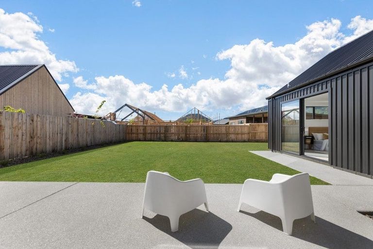 Photo of property in 14 Rubus Street, Wanaka, 9382