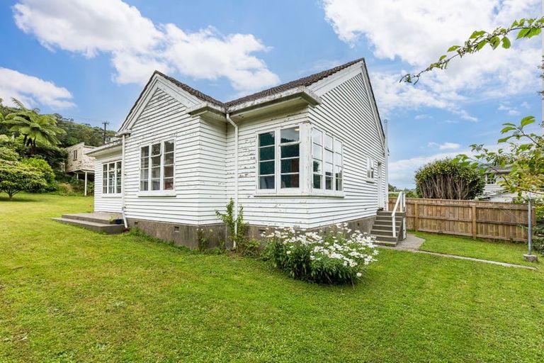 Photo of property in 67 Delhi Crescent, Khandallah, Wellington, 6035