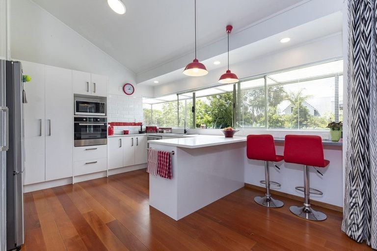 Photo of property in 30 Rosella Grove, Waimauku, 0812