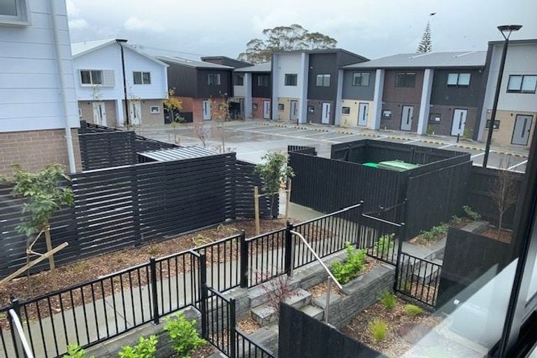 Photo of property in 6 Hoopers Road, Glen Eden, Auckland, 0602