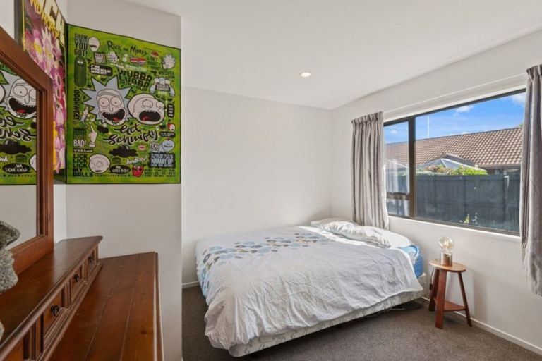 Photo of property in 3 Pinaster Place, Parklands, Christchurch, 8083