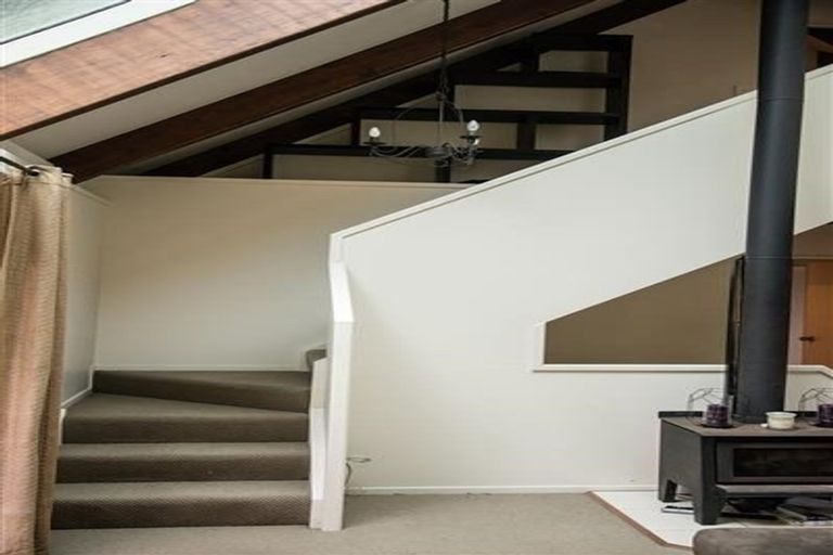 Photo of property in 28a Brunton Place, Glenfield, Auckland, 0629