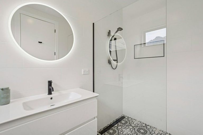 Photo of property in 1 Torridon Court, Jacks Point, Queenstown, 9371