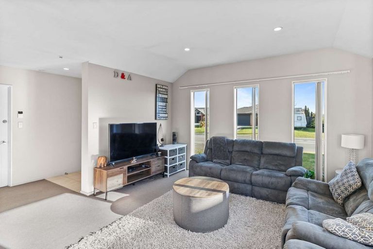 Photo of property in 1 Rembrandt Drive, Rolleston, 7614