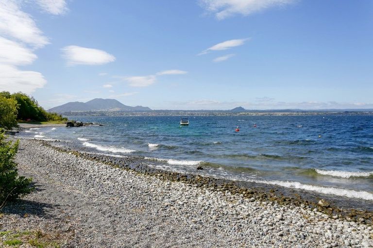 Photo of property in 28 Te Kopua Street, Acacia Bay, Taupo, 3330