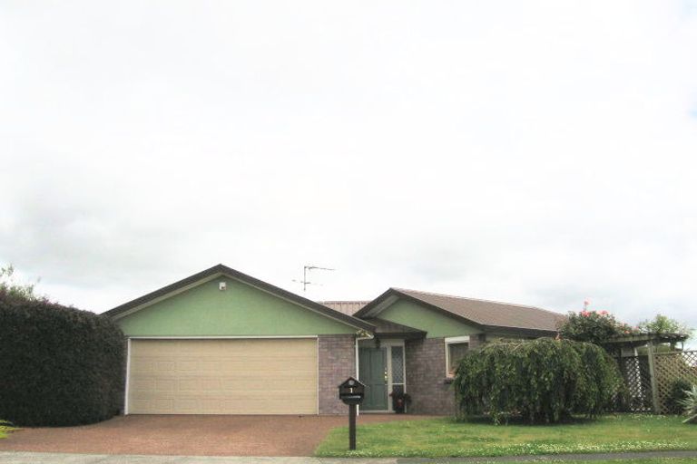 Photo of property in 1 Green Lane, Pukekohe, 2120