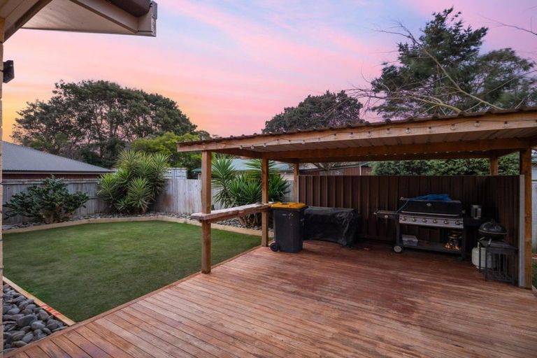 Photo of property in 44 Bottle Lake Drive, Parklands, Christchurch, 8083