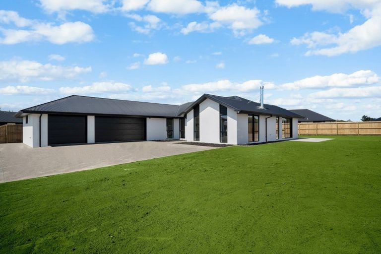 Photo of property in 37 Suffolk Drive, Kirwee, 7571