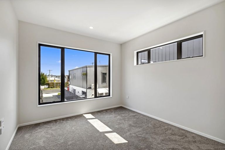 Photo of property in 647c Te Atatu Road, Te Atatu Peninsula, Auckland, 0610