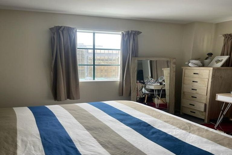 Photo of property in Courtenay Apartments, 505/120 Courtenay Place, Te Aro, Wellington, 6011