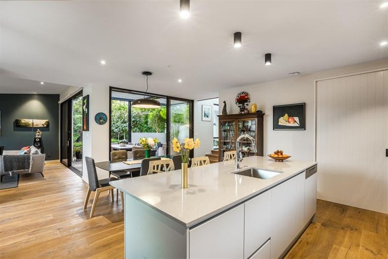 Photo of property in 2a Peter Terrace, Castor Bay, Auckland, 0620