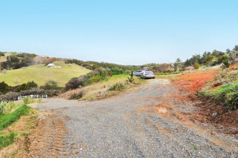 Photo of property in 29 Brick Bay Drive, Sandspit, Warkworth, 0982