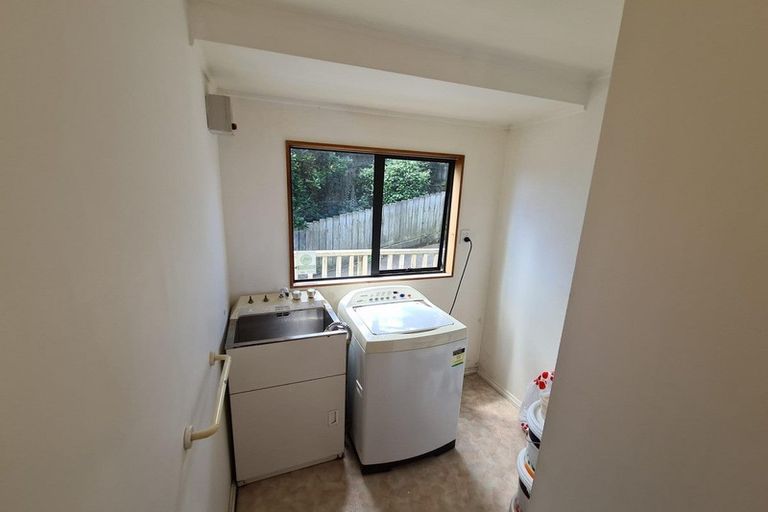 Photo of property in 1/96 Edmonton Road, Henderson, Auckland, 0612