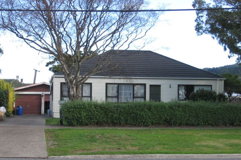Photo of property in 1355 High Street, Taita, Lower Hutt, 5011