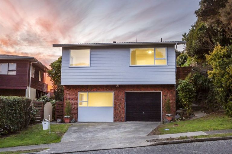 Photo of property in 14 Brora Crescent, Papakowhai, Porirua, 5024