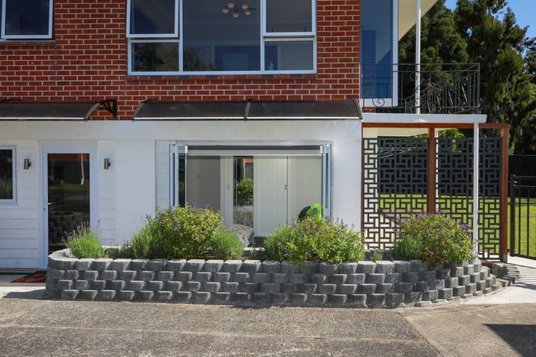 Photo of property in 35 Hillcrest Road, Hillcrest, Hamilton, 3216