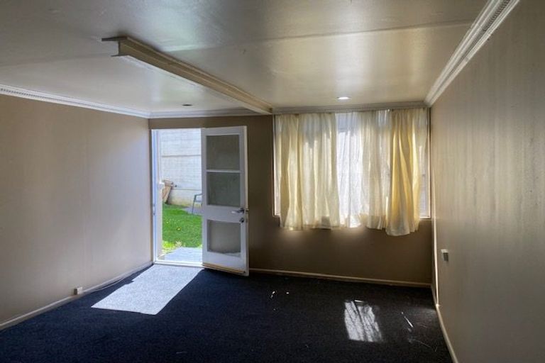 Photo of property in 16 Milich Terrace, Te Atatu South, Auckland, 0610