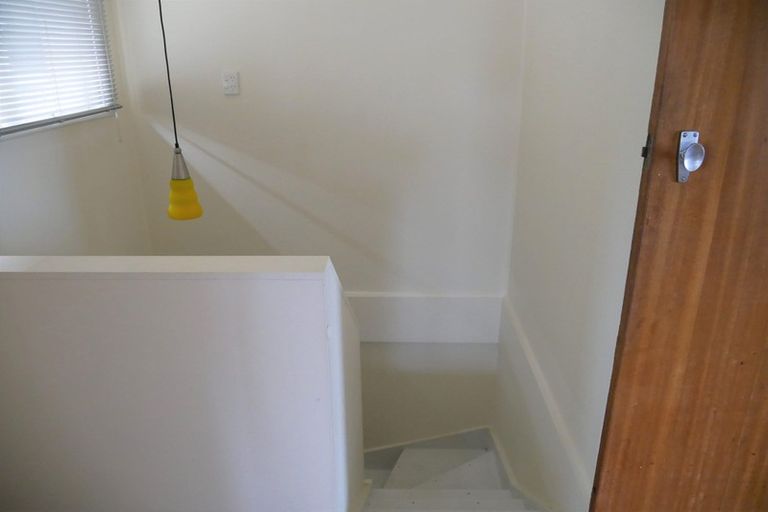 Photo of property in 2a Hoskins Avenue, Hillsborough, Auckland, 1042