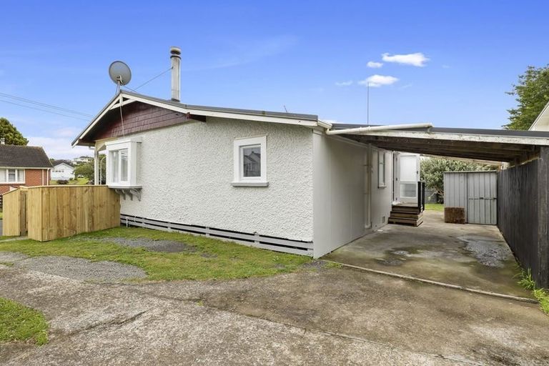 Photo of property in 110a Cook Street, Marfell, New Plymouth, 4310