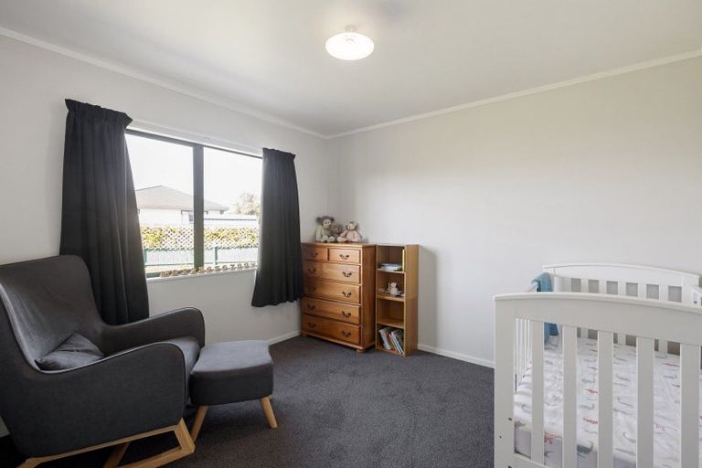 Photo of property in 18 Rosehill Place, Nawton, Hamilton, 3200