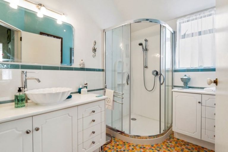 Photo of property in 13a Parau Avenue, Diamond Harbour, 8972