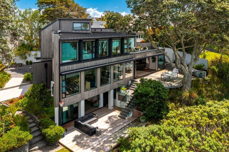 Photo of property in 2 Old Lake Road, Narrow Neck, Auckland, 0624