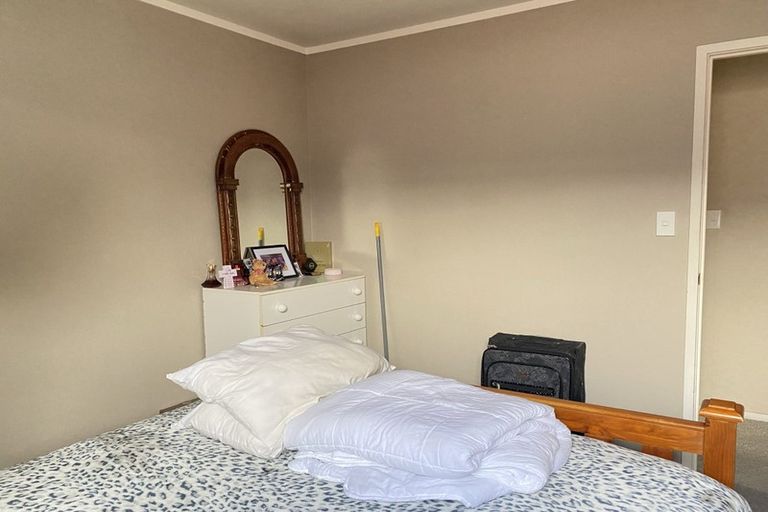 Photo of property in 1 Metcalfe Road, Henderson, Auckland, 0610