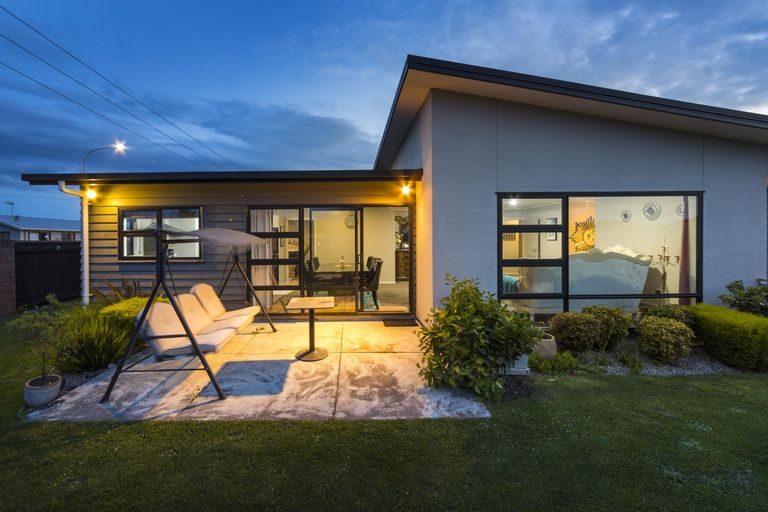 Photo of property in 1 Angelina Way, Kelvin Grove, Palmerston North, 4414