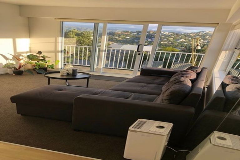 Photo of property in 3/32 Akaroa Drive, Maupuia, Wellington, 6022