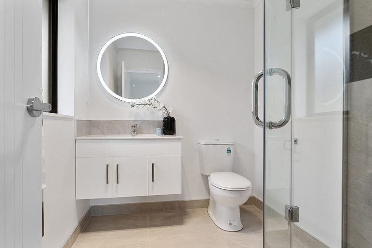 Photo of property in 24 Rose Leigh Drive, Cambridge, 3434