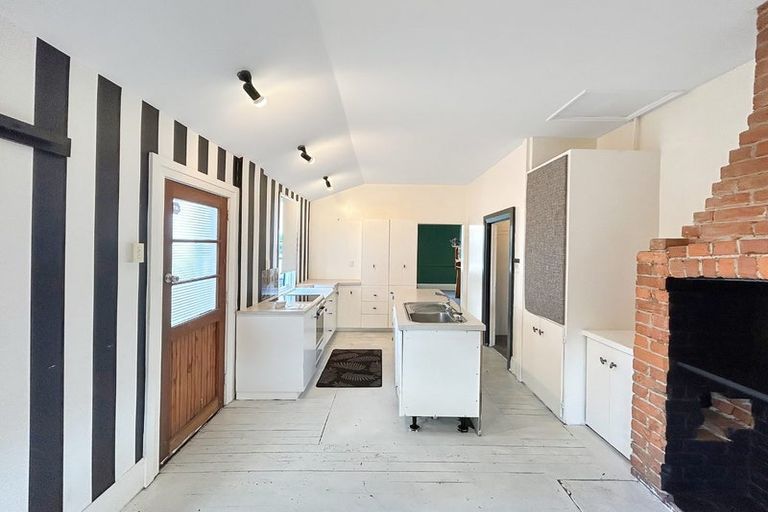 Photo of property in 224 Park Street, Winton, 9720