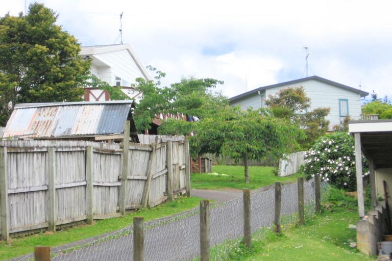 Photo of property in 2/21 Maywood Crescent, Glen Eden, Auckland, 0602
