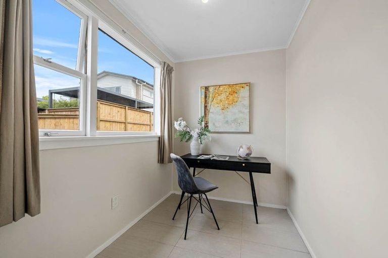 Photo of property in 1/52 Beulah Avenue, Rothesay Bay, Auckland, 0630