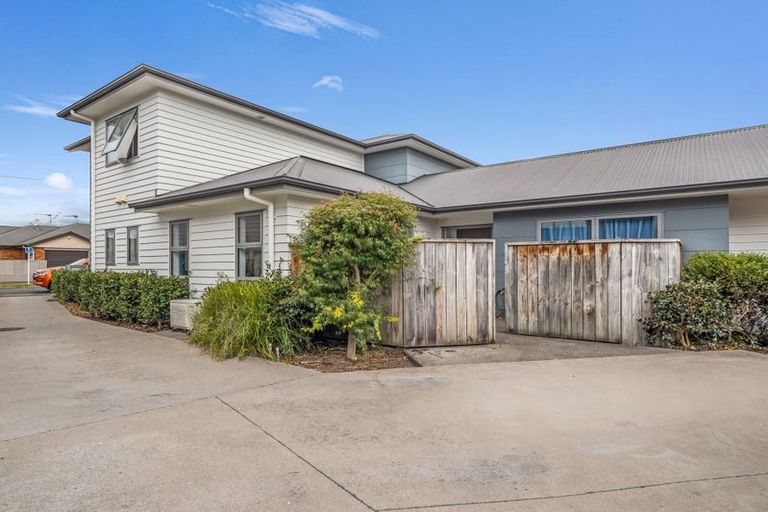 Photo of property in 2/5 Jones Crescent, Melville, Hamilton, 3206