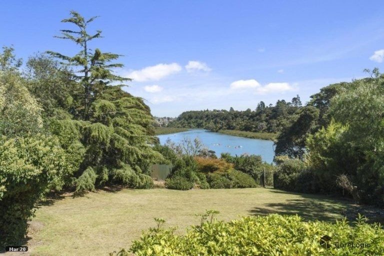 Photo of property in 14 Renata Crescent, Te Atatu Peninsula, Auckland, 0610