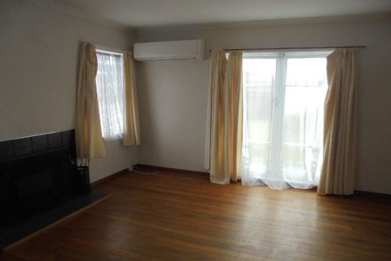 Photo of property in 19 Bartholomew Road, Levin, 5510