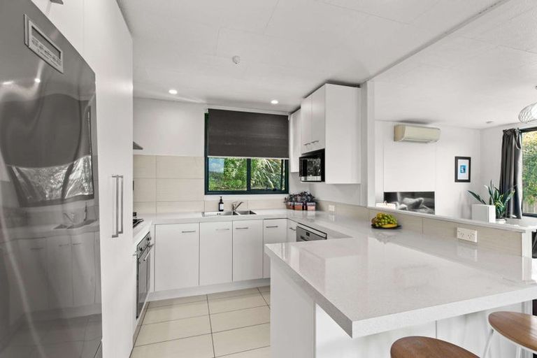 Photo of property in 28 Kotinga Avenue, Glen Eden, Auckland, 0602