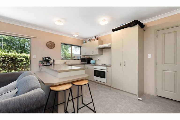 Photo of property in 2 Lysaght Place, Welcome Bay, Tauranga, 3112