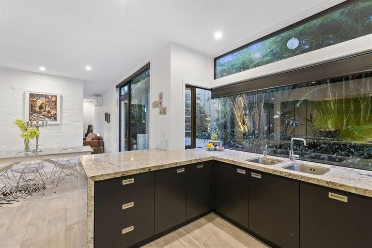 Photo of property in 2/7 Northumberland Avenue, Hauraki, Auckland, 0622