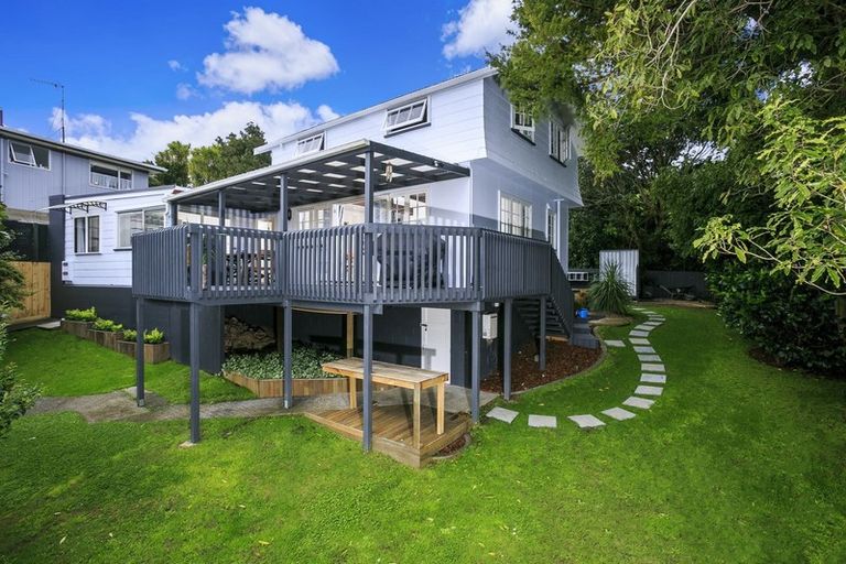 Photo of property in 2/8 Abbeygate Street, Birkdale, Auckland, 0626