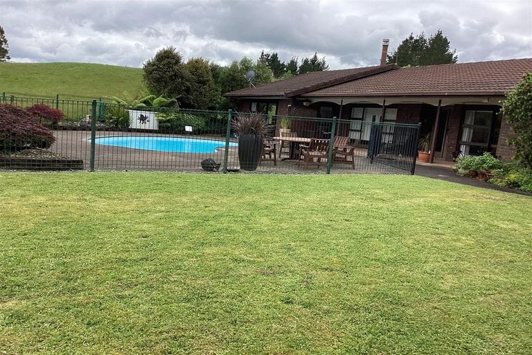 Photo of property in 360 Creightons Road, Clevedon, Papakura, 2582