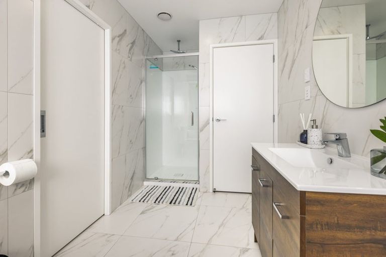 Photo of property in 55a Twin Parks Rise, Papakura, 2110