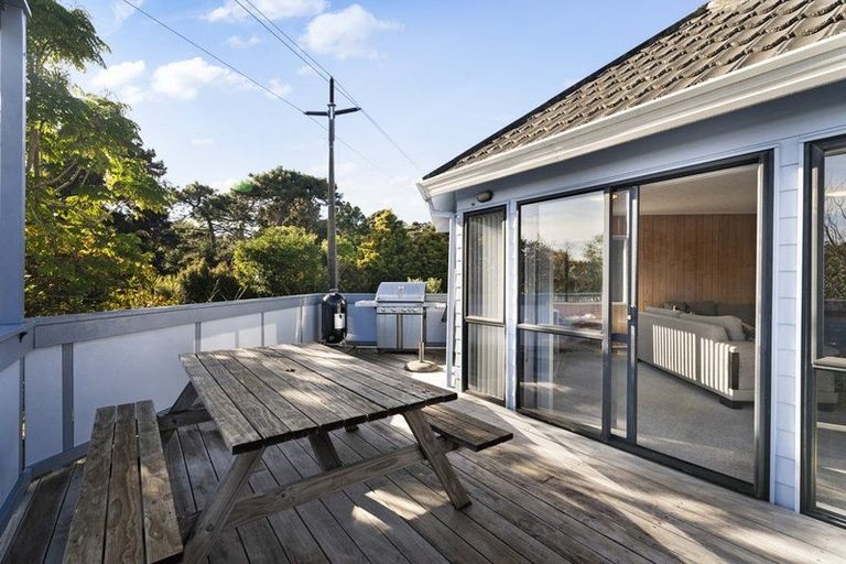 Photo of property in 10 Randal Place, Bayview, Auckland, 0629
